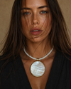 Mona|White